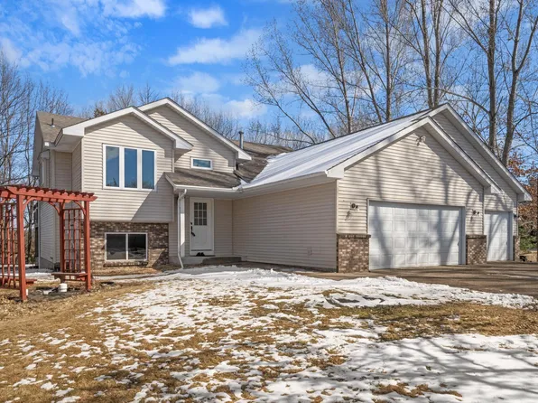 30699 Wallmark Lake Dr, Chisago City, MN 55013