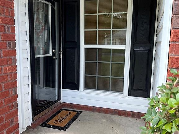 2nd image of 38 Carson St NE