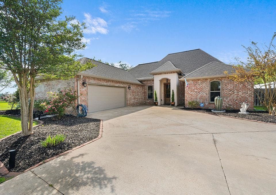 1st image of 129 Landry Dr