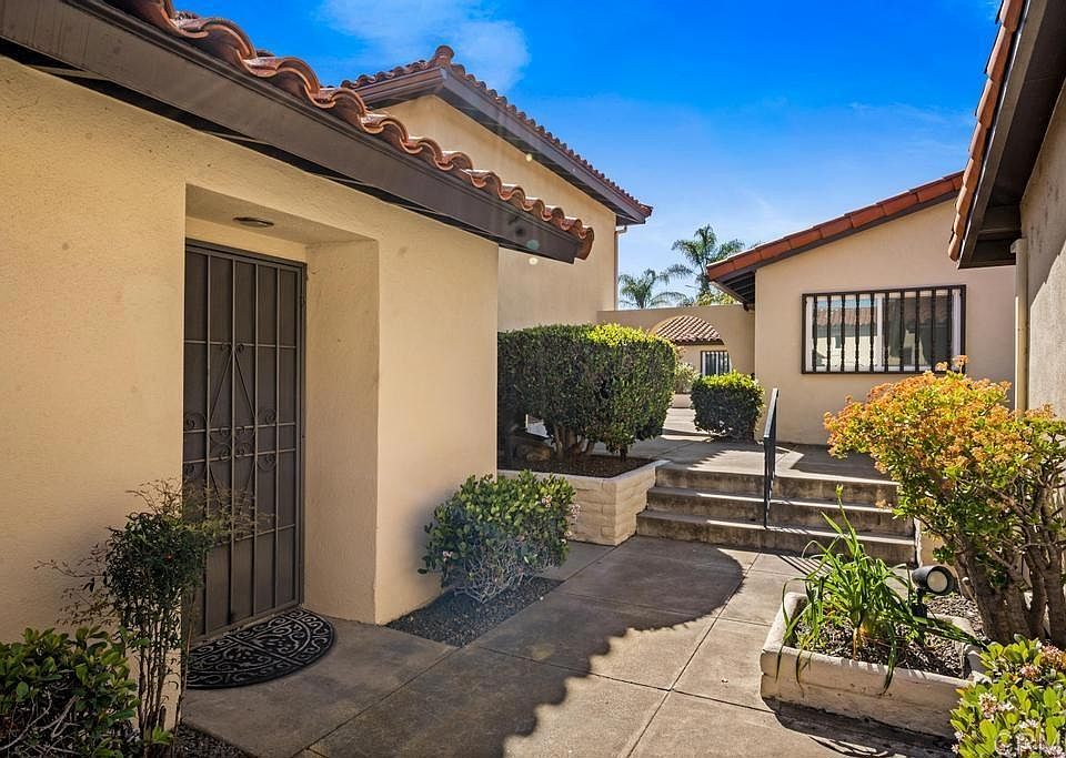 1st image of 12228 Rancho Bernardo Rd #B