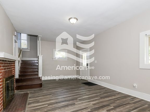 1130056_003_living_room_4.jpg