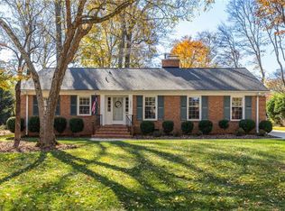 2907 Northampton Dr, Greensboro, NC 27408