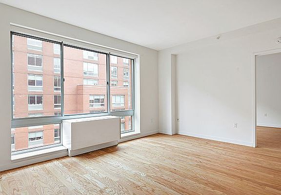 5th image of 555 W 23rd St APT N12j