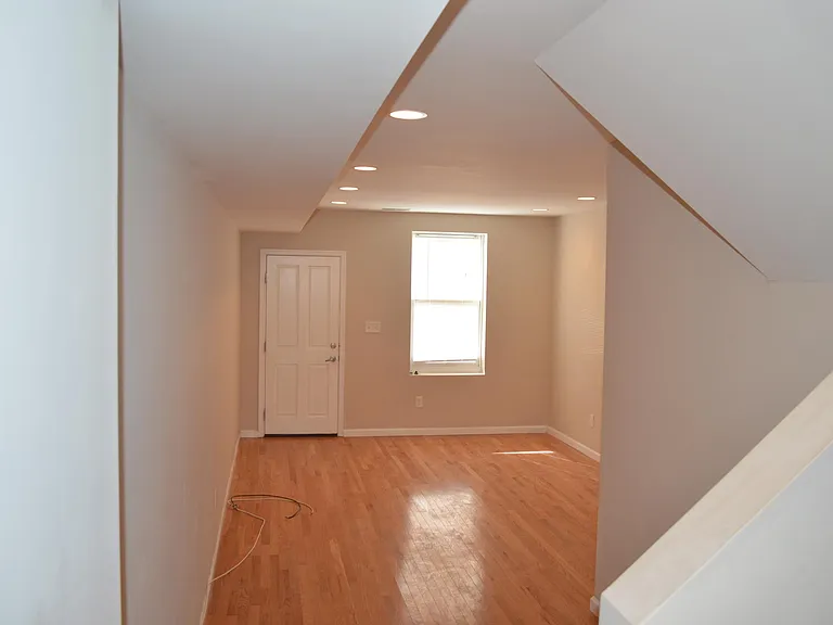 513 S Chester St — Photo 6