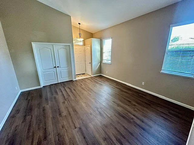 Fantastic Three Bedroom Home Close to The Palladio Folsom — Photo 4