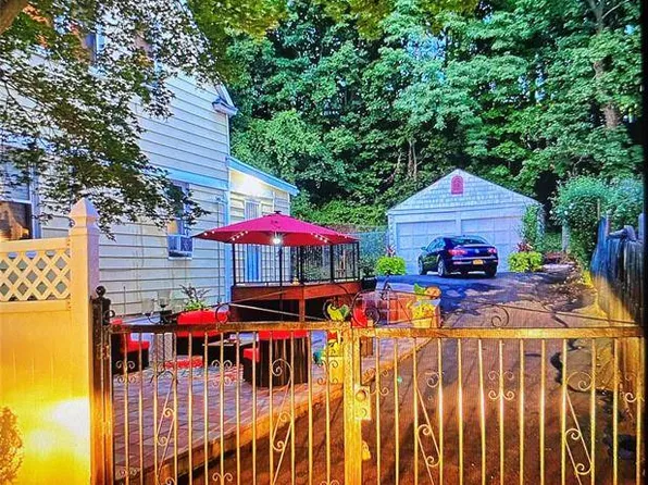 14 Touissant Ave, Yonkers, NY 10710