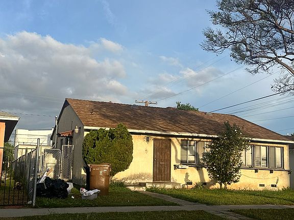 3rd image of 10813 S Hobart Blvd