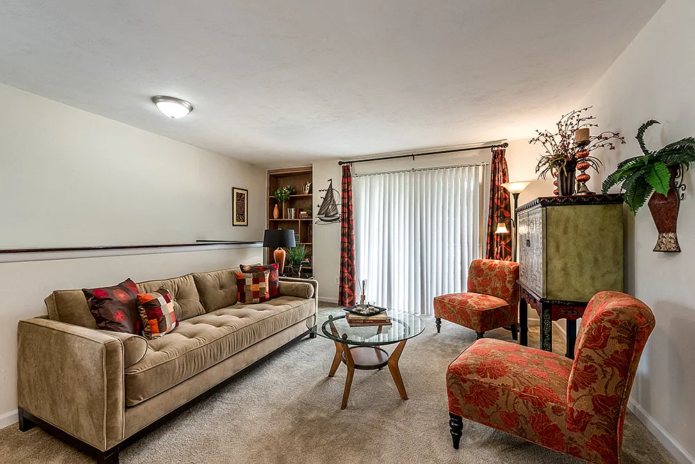 River Mews Apartments and Townhomes — Photo 4
