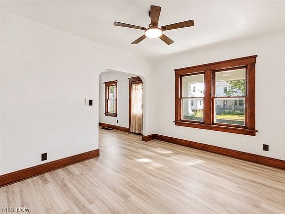 5th image of 21001 Fuller Ave