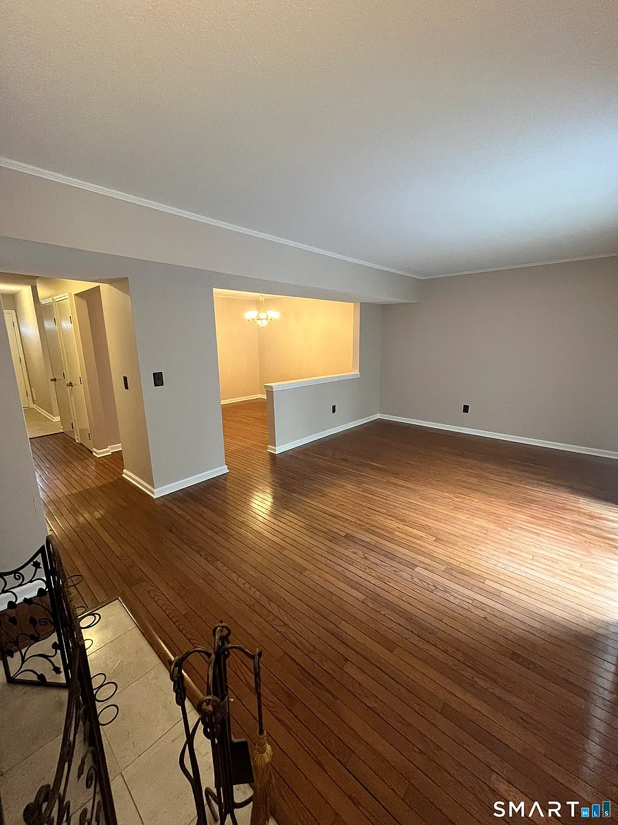 Building Photo - 25 Padanaram Rd #14