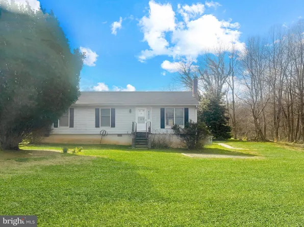 12003 Summers Ln, Hume, VA 22639