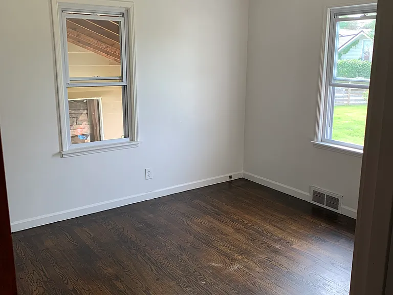141 Homewood Ave — Photo 25