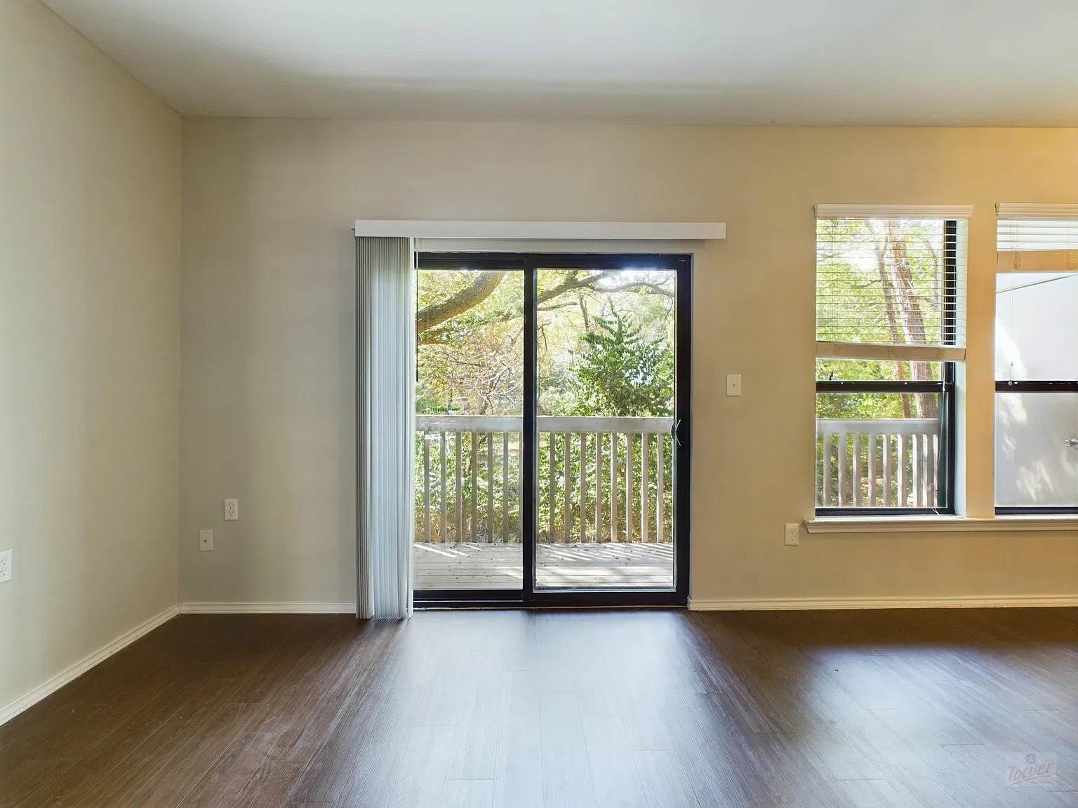 1 bed, 1.0 bath, 713 sqft, $1,325 — Photo 3