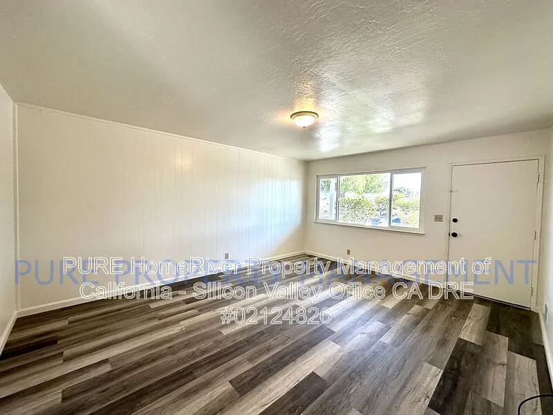 2 bed, 1.0 bath, 908 sqft, $2,995 — Photo 2
