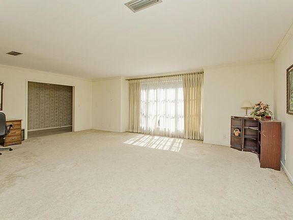 5th image of 3928 McGirts Blvd
