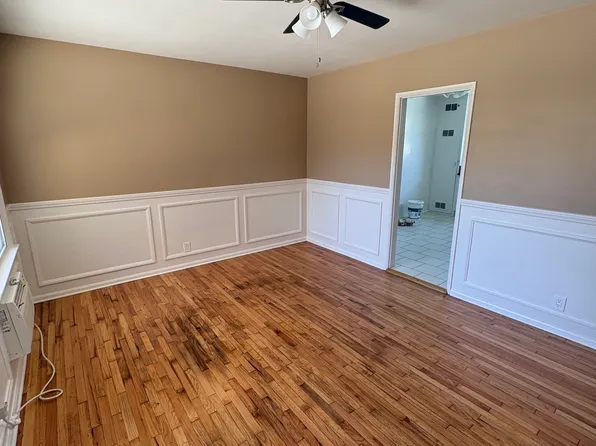 Victory Plaza, 11601 Victory Blvd APT 8, North Hollywood, CA 91606