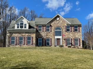 16604 Evening Star Dr, Round Hill, VA 20141