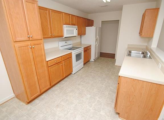 4th image of 6325 Bergen Dr