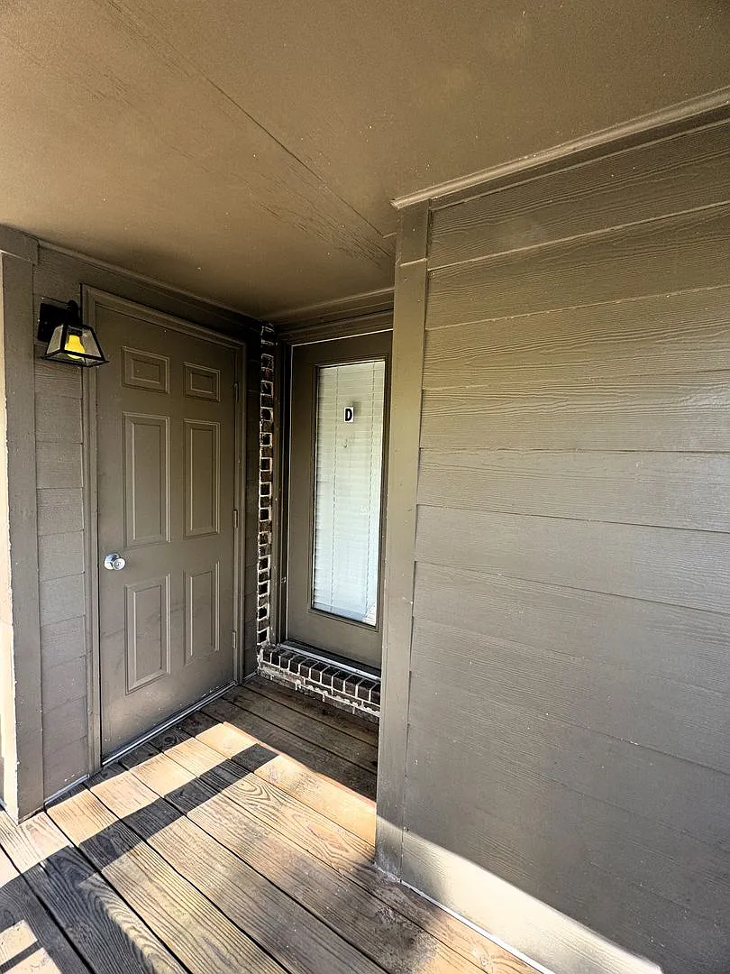 Move In Special: 1/2 Off 1st Month's Rent!! — Photo 4