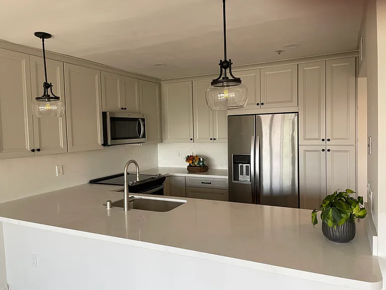 2568 Albatross St #4C — Photo 4