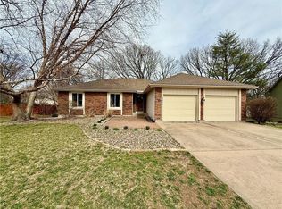 2624 NW Lookout Rdg, Lees Summit, MO 64081