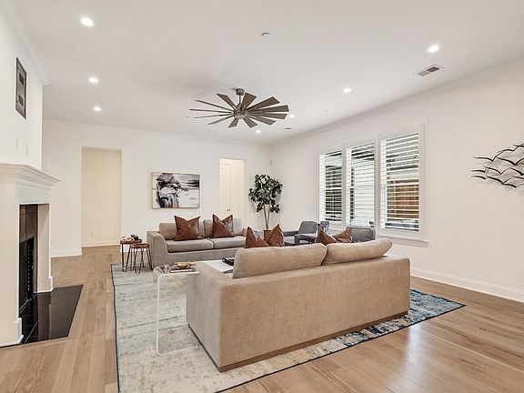 4th image of 6595 Corinne Oak Ct