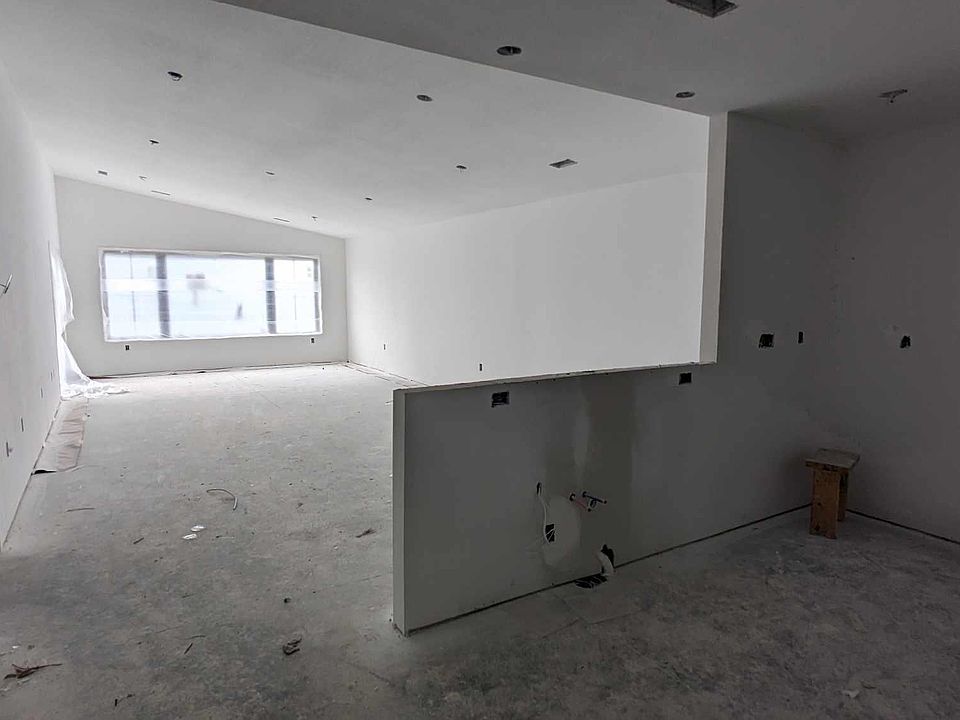 2nd image of 1511 Blaines Way