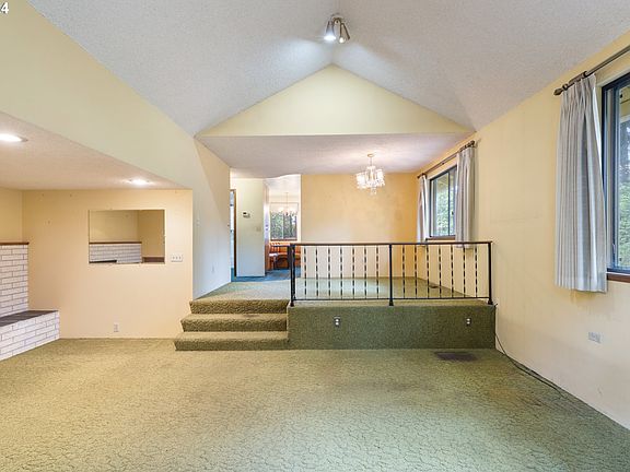 2nd image of 3508 NE 98th Ave
