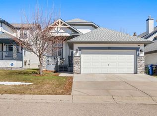 114 S Rocky Ridge Grn NW, Calgary, AB T3G 4R6