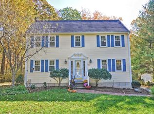 90 Hickory Ln, Northbridge, MA 01534