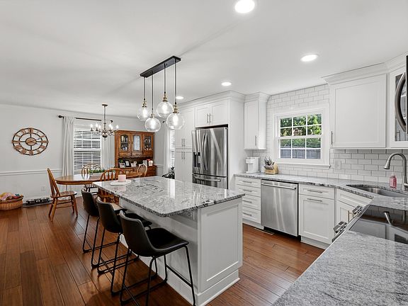 3rd image of 933 Witthuhn Way