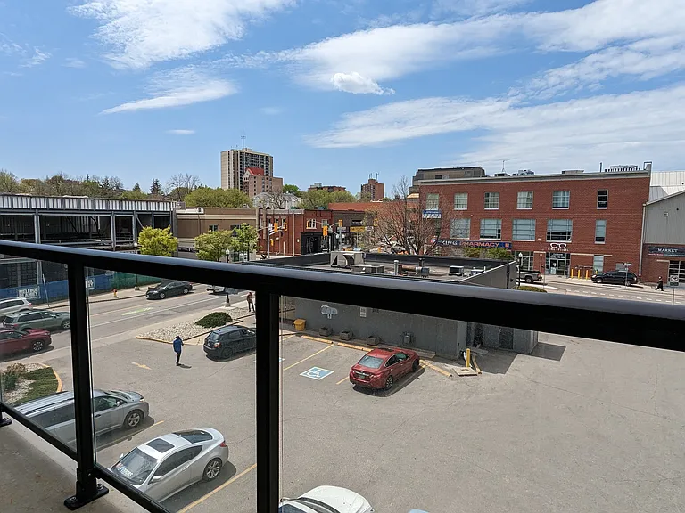 388 King St E #402 — Photo 14