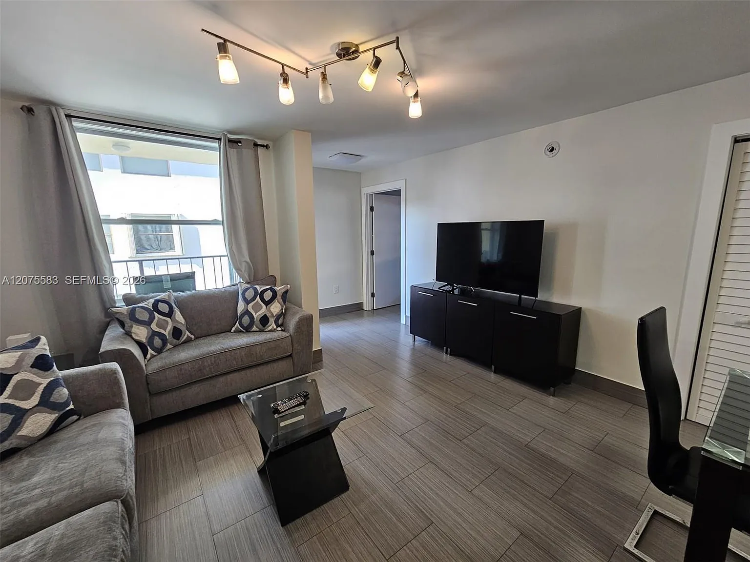 Waterview Condo Apts — Photo 1