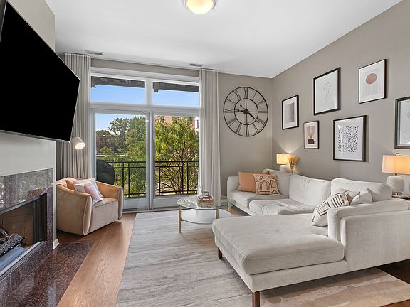 3rd image of 2089 W Wabansia Ave APT 208