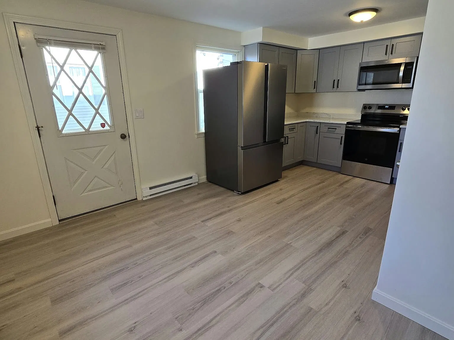 2 bed, 1000 sqft, $2,150 — Photo 3
