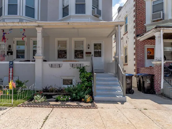 216 Buttonwood St, Norristown, PA 19401