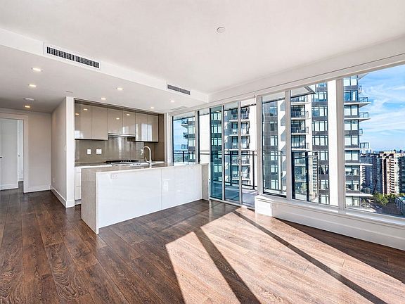 4th image of 4711 Hazel St #1902