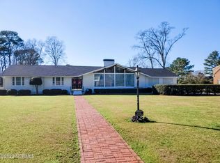 1900 Cambridge Dr, Kinston, NC 28504