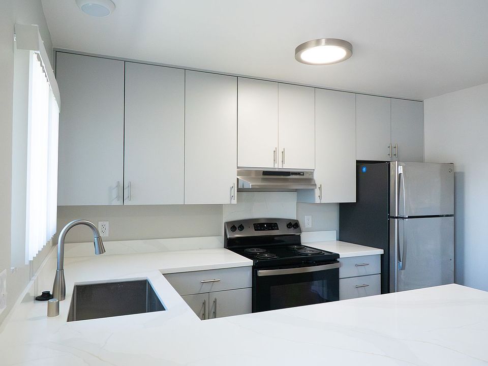 1st image of 29360 Dixon St APT 3