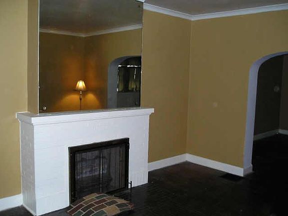 2nd image of 3251 N Broadway St
