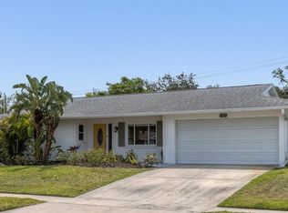 6737 Roxbury Dr, Sarasota, FL 34231