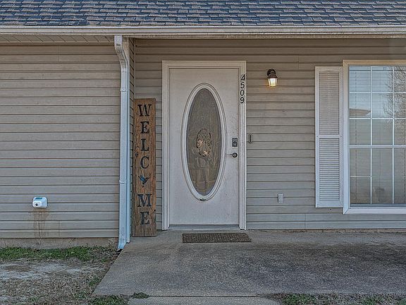 2nd image of 4509 Mockernut Ln