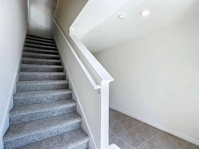 8656 SW 45th Ct — Photo 2