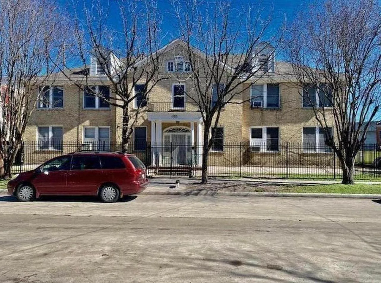 4105 Garrott St — Photo 1