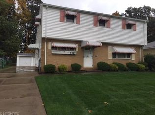 7313 Glenn Oval Dr, Parma, OH 44130