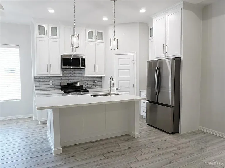 2700 E Comal Rd — Photo 5