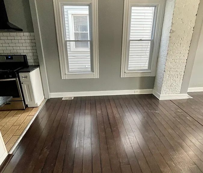 1335 W 61st St #2 — Photo 9