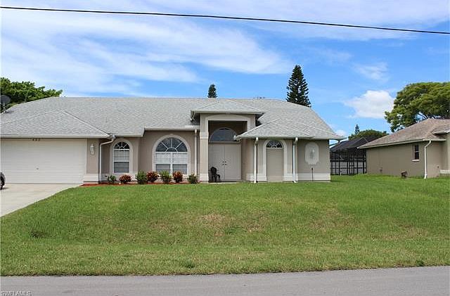 1st image of 402 SE 18th Ave