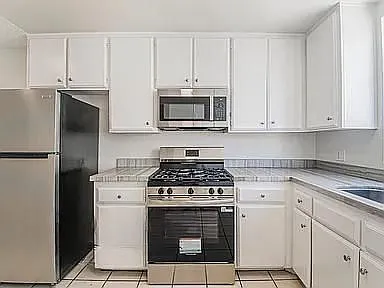 2 bed, 2.0 bath, 1000 sqft, $1,964 — Photo 2