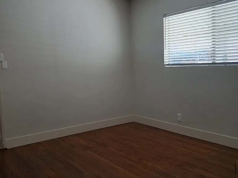 10903 Flory St — Photo 7